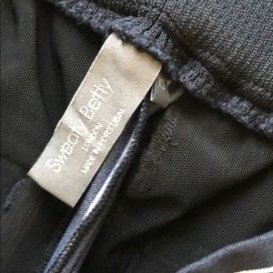 Sweaty Betty Pants & Jumpsuits - Crop wide leg pant Sweaty Betty Pants & Jumpsuits - Crop wide leg pant